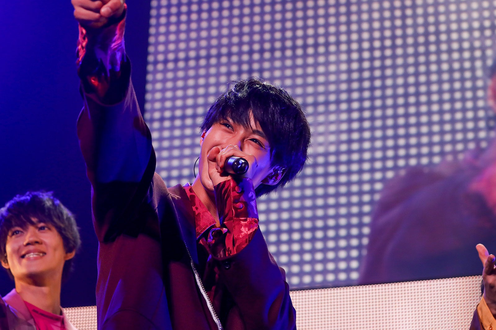 M!LK『7人7色～Winding Road～』（C）笹森健一、小坂茂雄