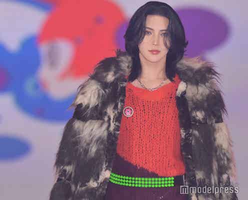 “整形級メイク”話題のGYUTAE、美貌に会場釘付け イメチェンヘアがかっこいい<GirlsAward 2022 A/W>