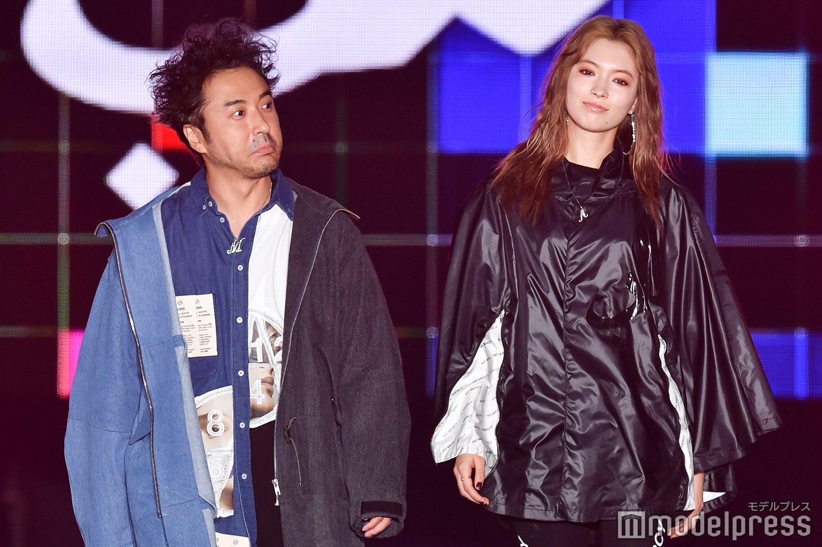 ムロツヨシ、八木アリサ （C）モデルプレス