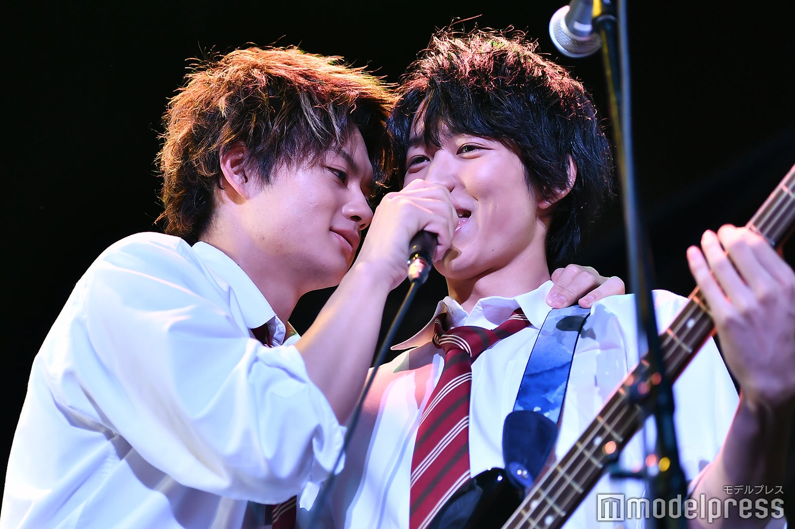 佐野勇斗、鈴木仁（C）モデルプレス