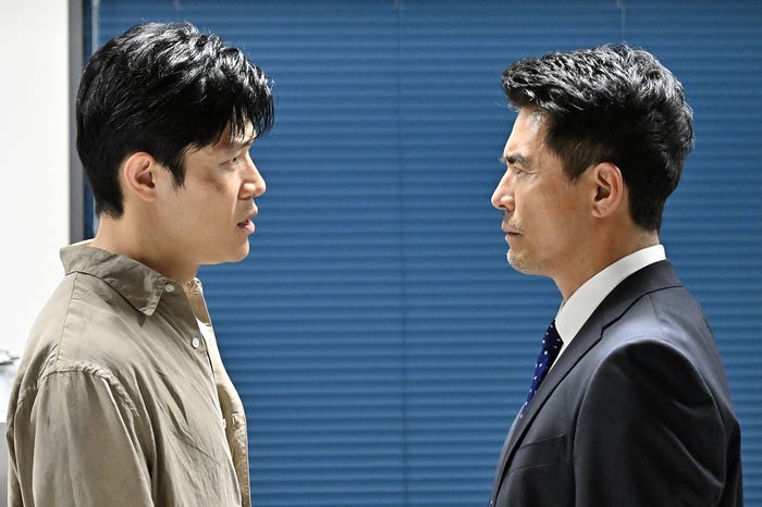 鈴木亮平、伊藤英明(C)TBS