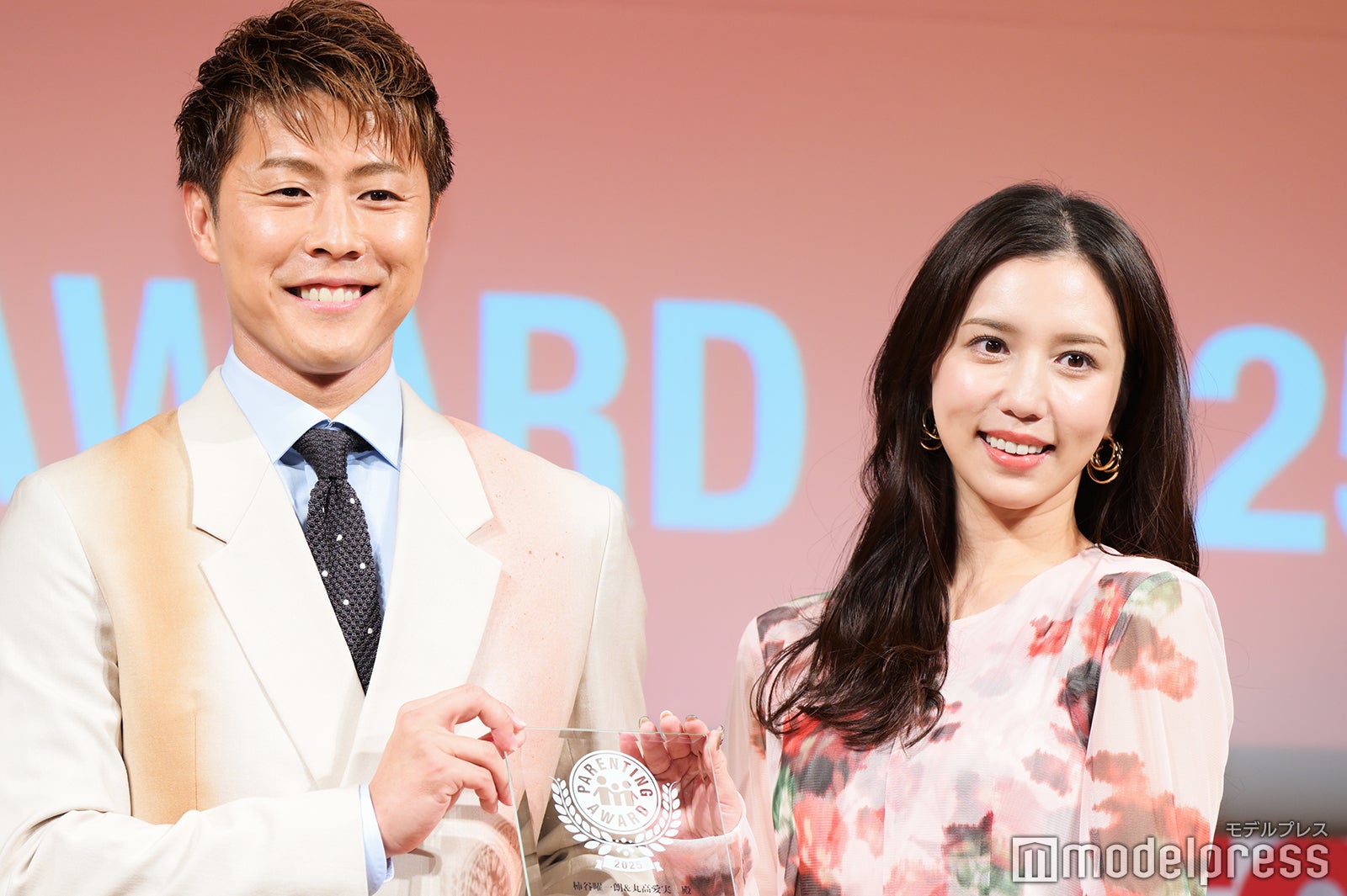 柿谷曜一朗選手、丸高愛実（C）モデルプレス