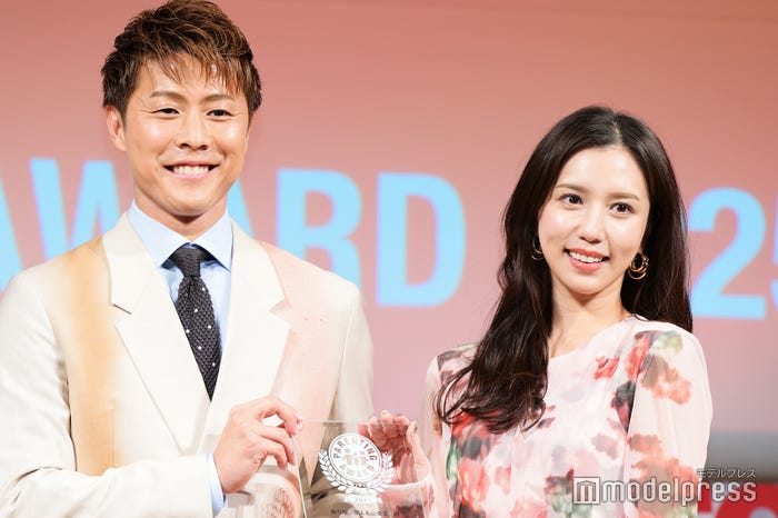 柿谷曜一朗選手、丸高愛実(C)モデルプレス