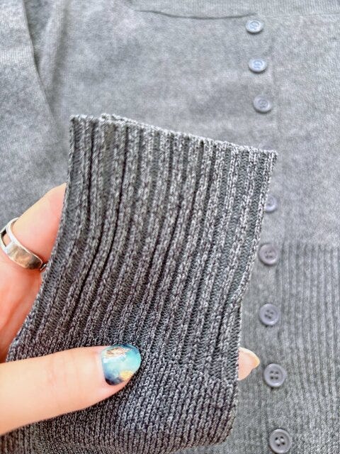 袖や裾はリブ仕様 袖や裾はリブ仕様