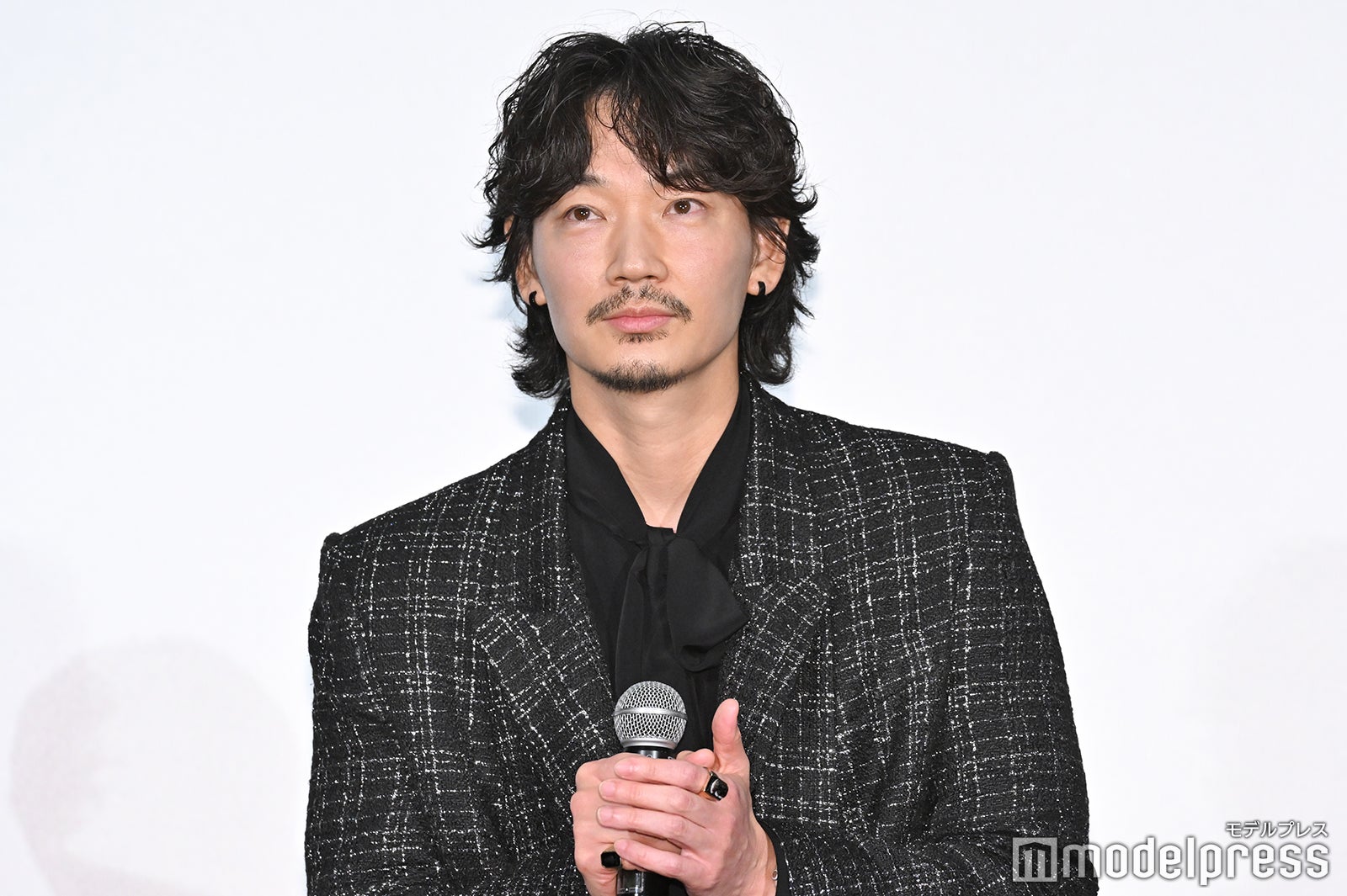 綾野剛（C）モデルプレス