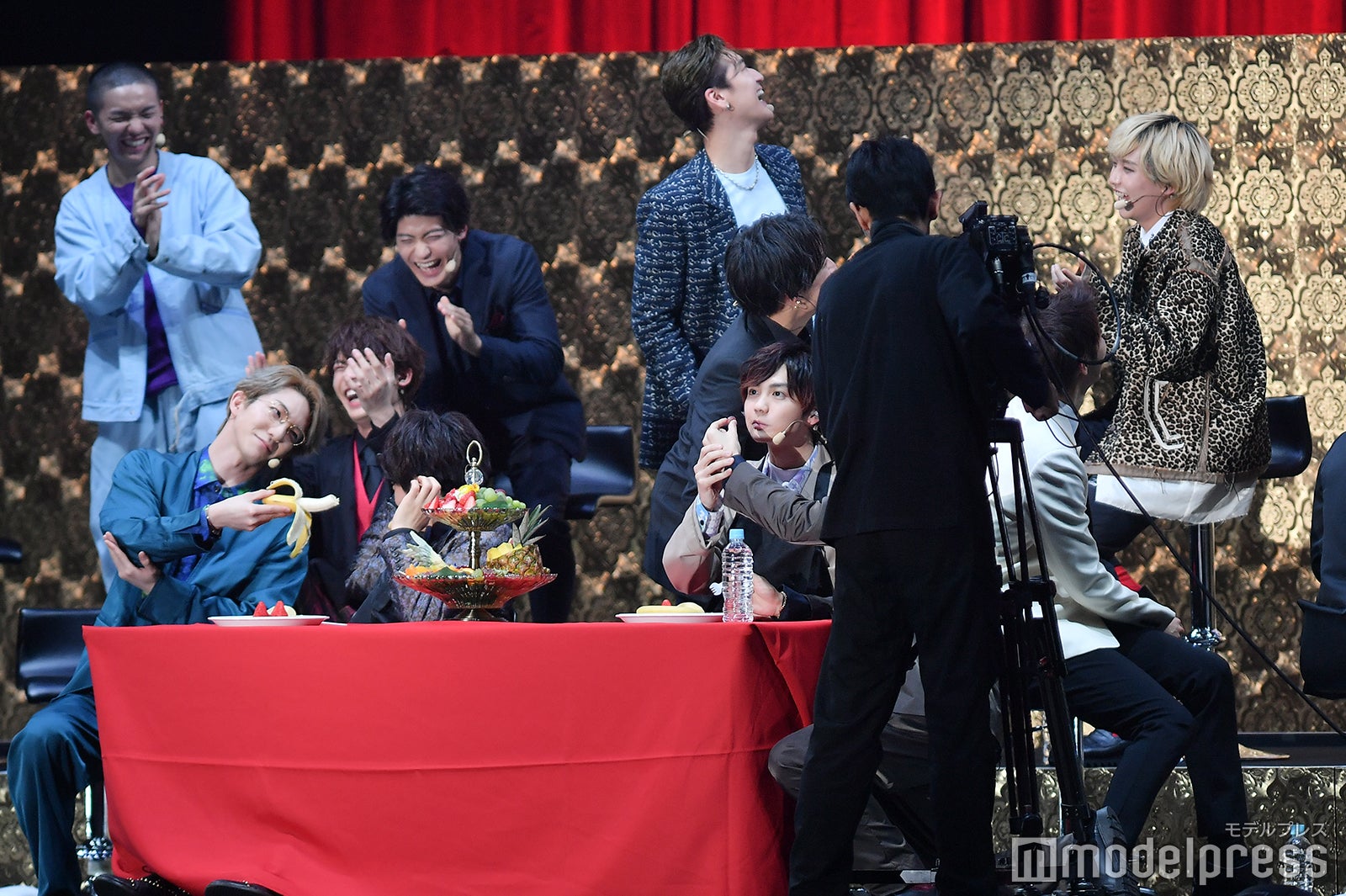 「フルーツ盛りもぐもぐバトル」の様子（C）モデルプレス