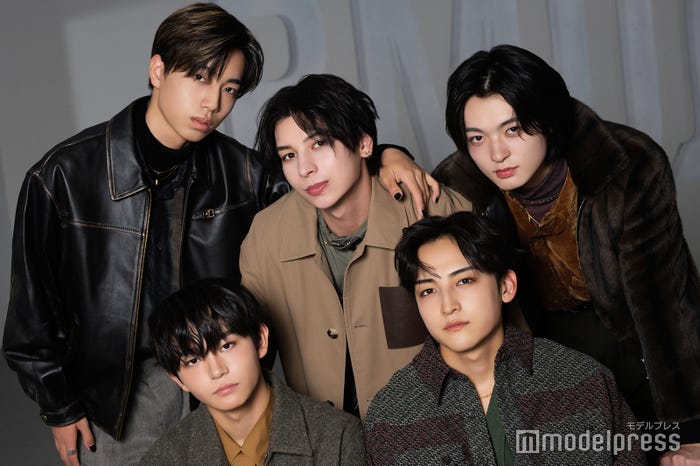 (上段左から)GOICHI(ゴイチ)、ADAM(アダム)、RUI(ルイ)(下段左から)TAIKI(タイキ)、KANON(カノン)/STARGLOW(C)モデルプレス