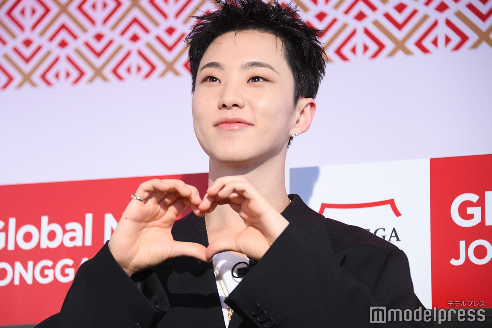 黒髪のHOSHI（C）モデルプレス