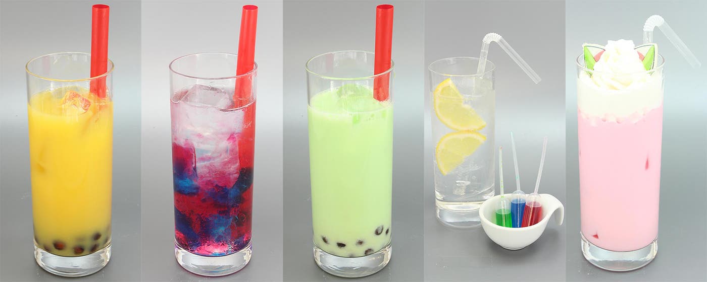 (左から)パシャモンのウピピ タピオカドリンク、アリナのカラフルゼリーサイダー、フォーカス博士の実験レンズドリンク、ニクス実験ドリンク、タマコのあま~い猫耳ドリンク
