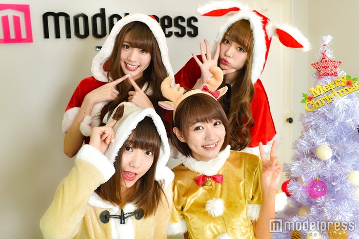 注目の美女揃い 夢アド 美脚全開クリスマスコスが可愛すぎ 欲しいものは 愛 色気 年齢 頭のネジ ガールズトークが止まらない モデルプレス