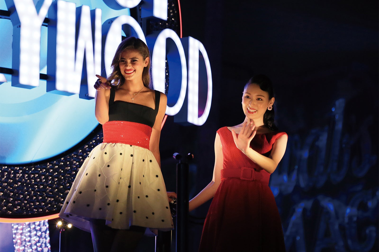 （左から）テイラー・ヒル、栗山千明／画像提供：ユニバーサル・スタジオ・ジャパン