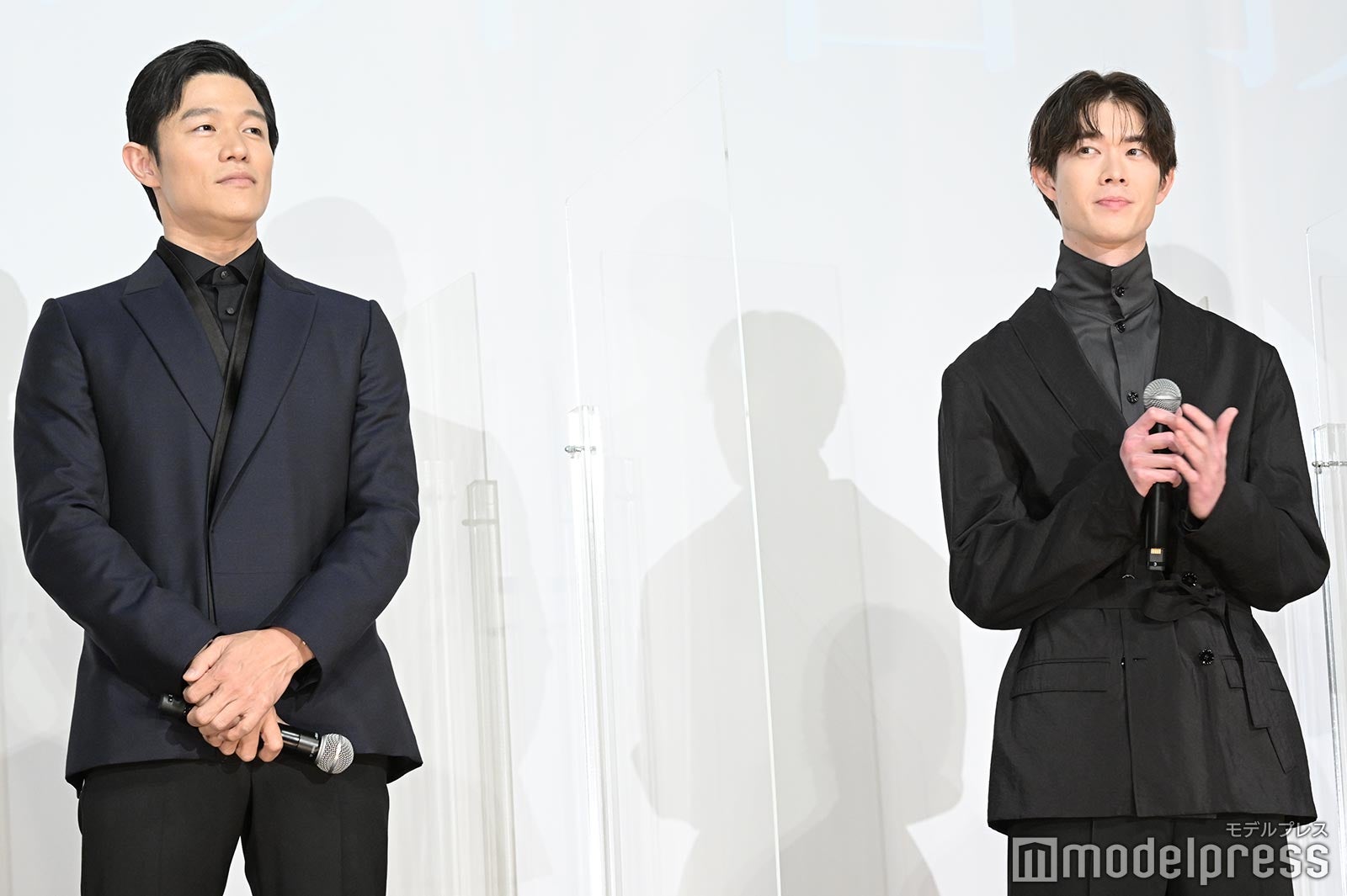 鈴木亮平、宮沢氷魚 （C）モデルプレス