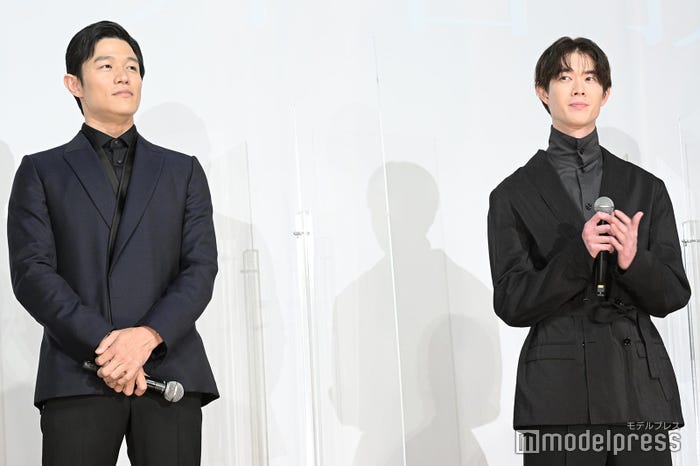 鈴木亮平、宮沢氷魚 (C)モデルプレス