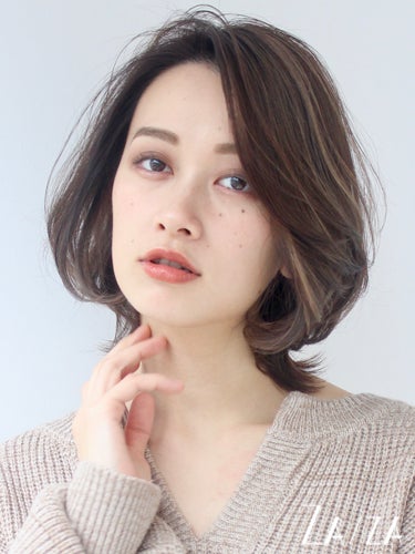 くびれヘア ってどんなヘアスタイル 女性らしいシルエットで差をつけよう モデルプレス