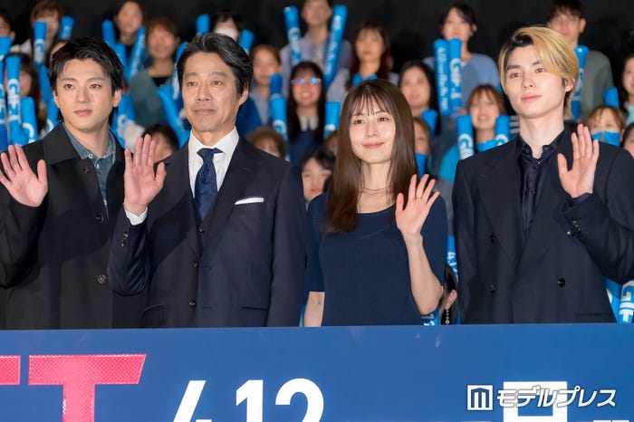 (左から)山田裕貴、堤真一、有村架純、本田響矢(C)モデルプレス