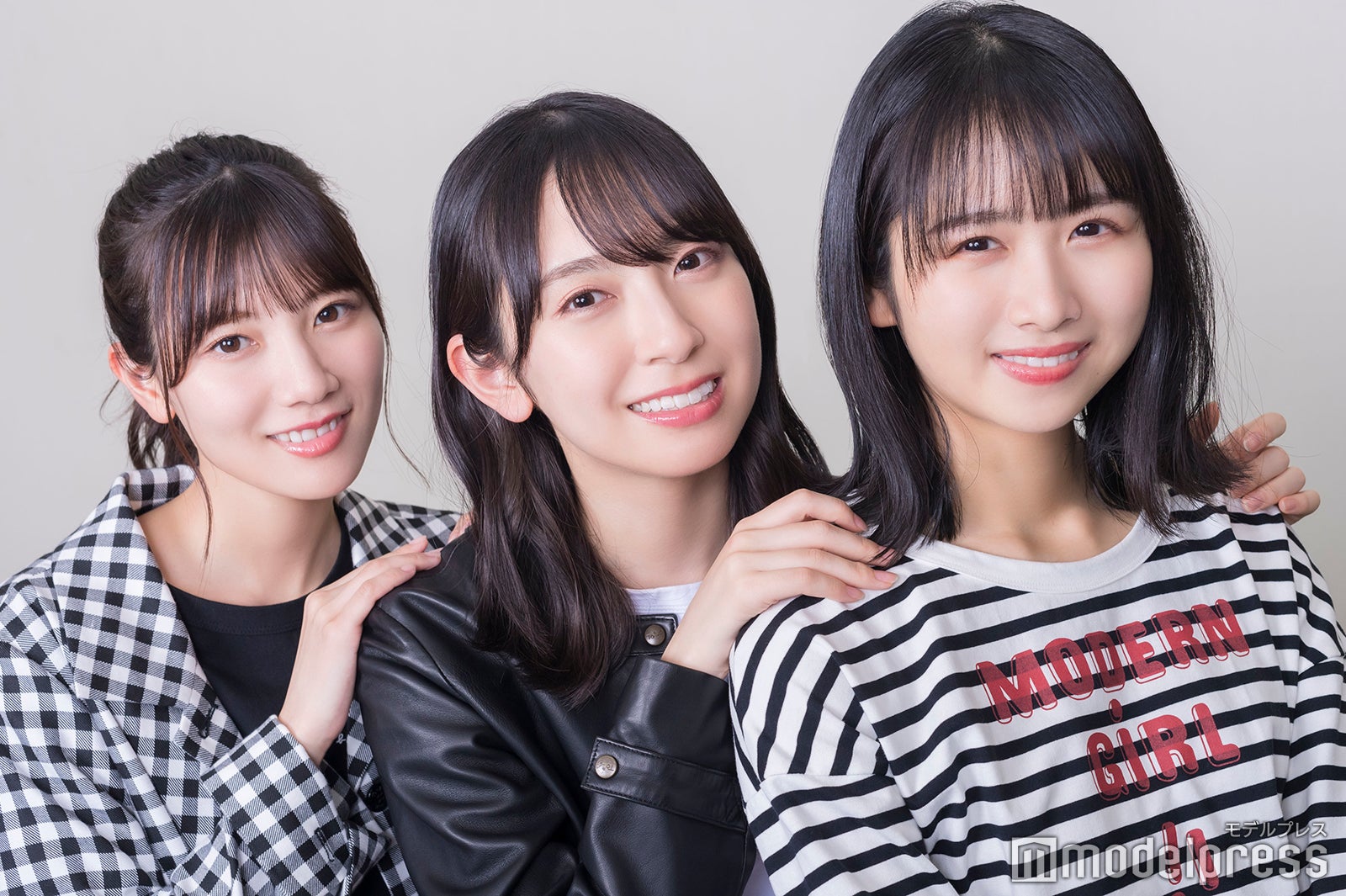 河田陽菜・金村美玖・上村ひなの （C）モデルプレス