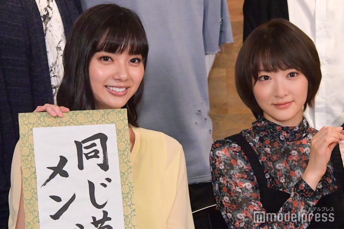 新川優愛、生駒里奈 (C)モデルプレス