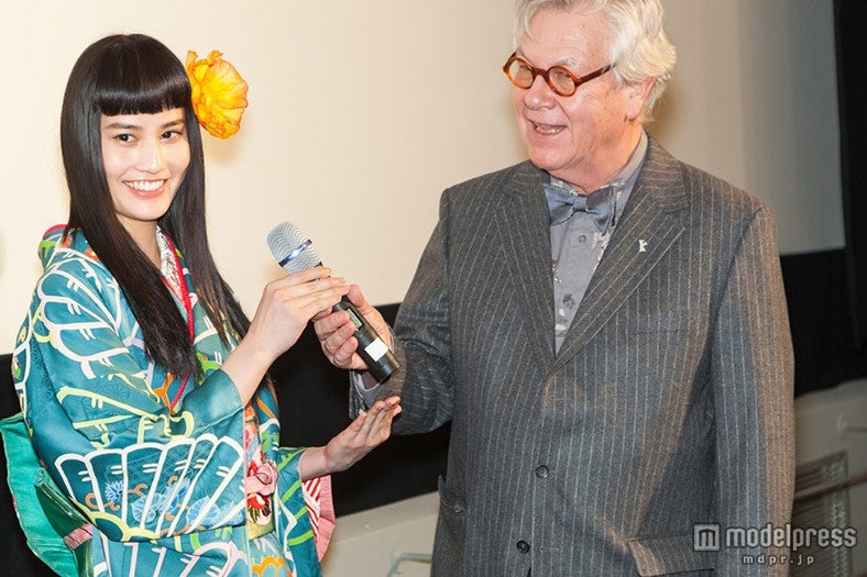 橋本愛「ベルリン国際映画祭」に初参加 流暢なドイツ語に大歓声