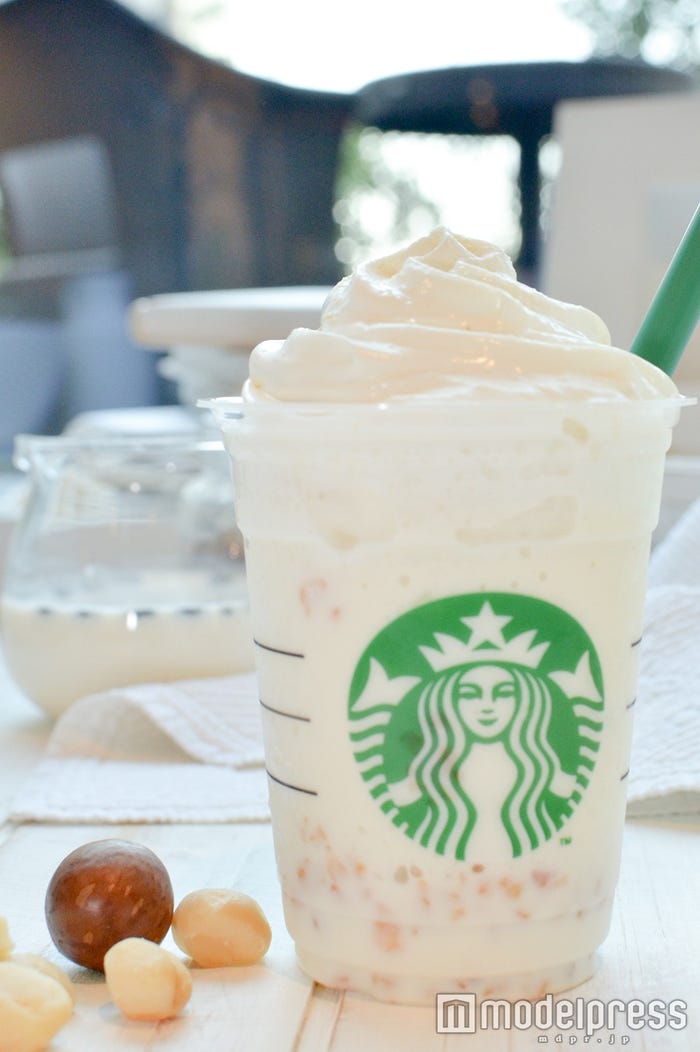 ホワイト ブリュー コーヒー&マカダミア フラペチーノ(R) (C)モデルプレス