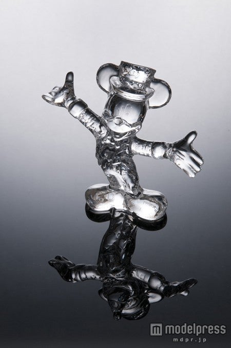 ディズニー、クリアクリスタルのミッキーマウスが登場