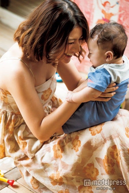 スザンヌ「mamazanne ママザンヌ」より/画像提供:宝島社