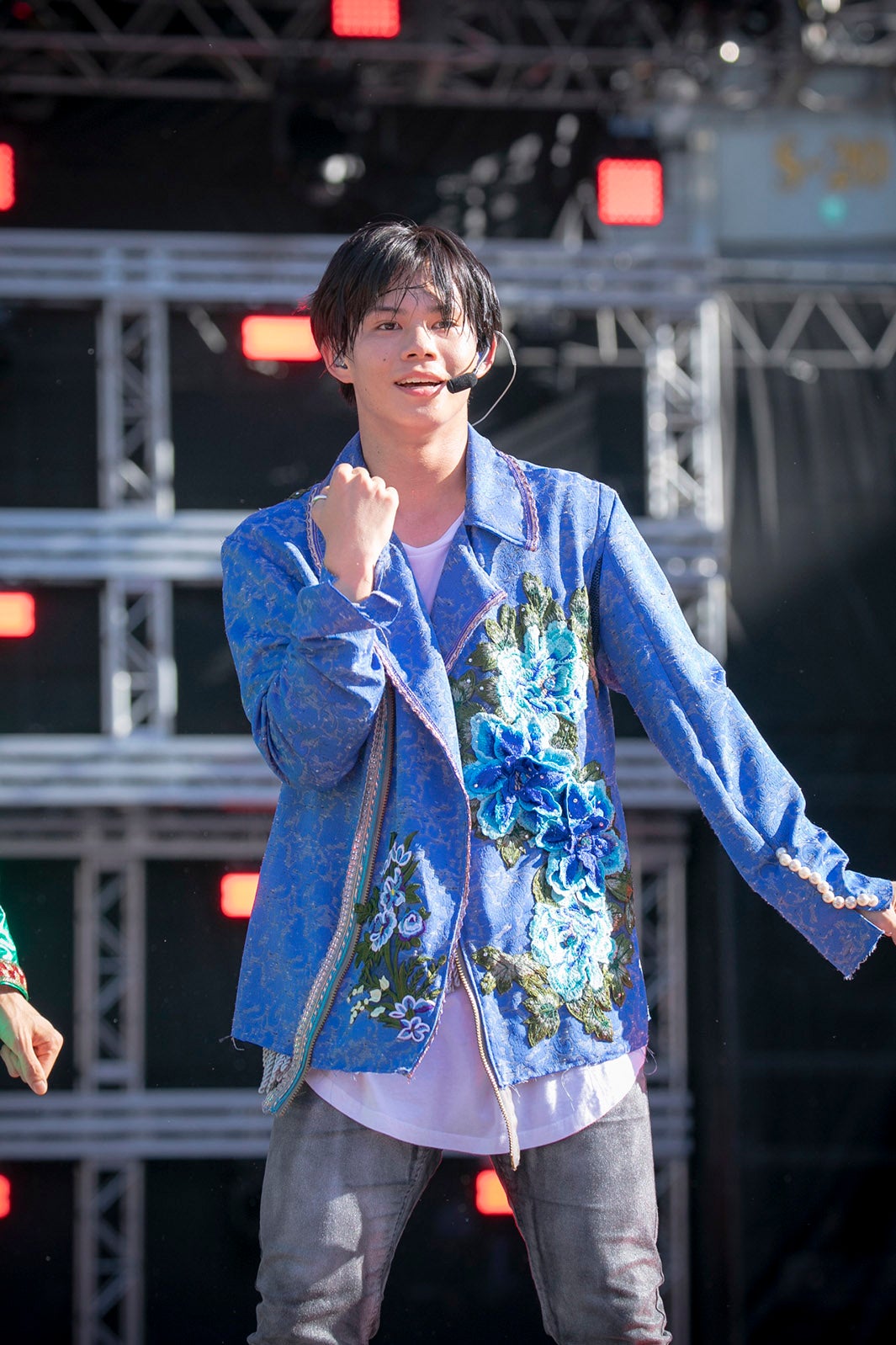 カイ（写真：米山三郎、深野輝美）