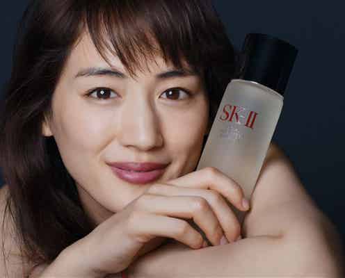 綾瀬はるか、大人の魅力全開 美肌際立つオールブラックコーデで魅了