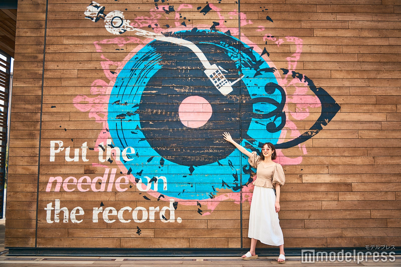 グラフィティアートが所狭しとエリア内を彩る（C)モデルプレス