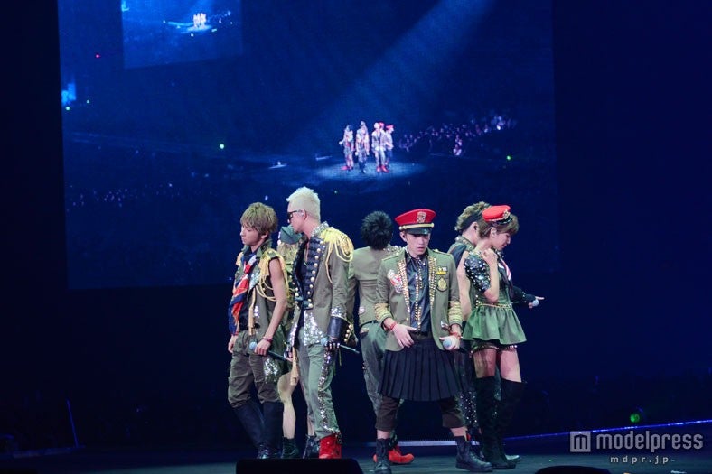 AAAのライブステージ