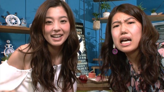 朝比奈彩と横澤夏子(C)テレビ東京