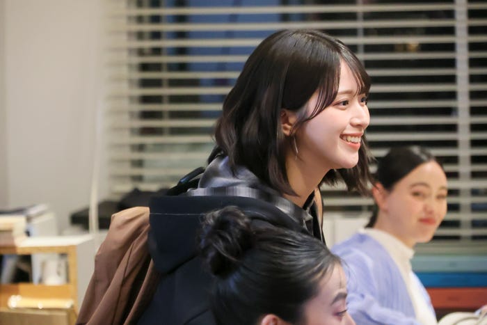 佐々木舞香/新CM「普通のマックじゃ物足んねえ。」篇/メイキングより(提供写真)