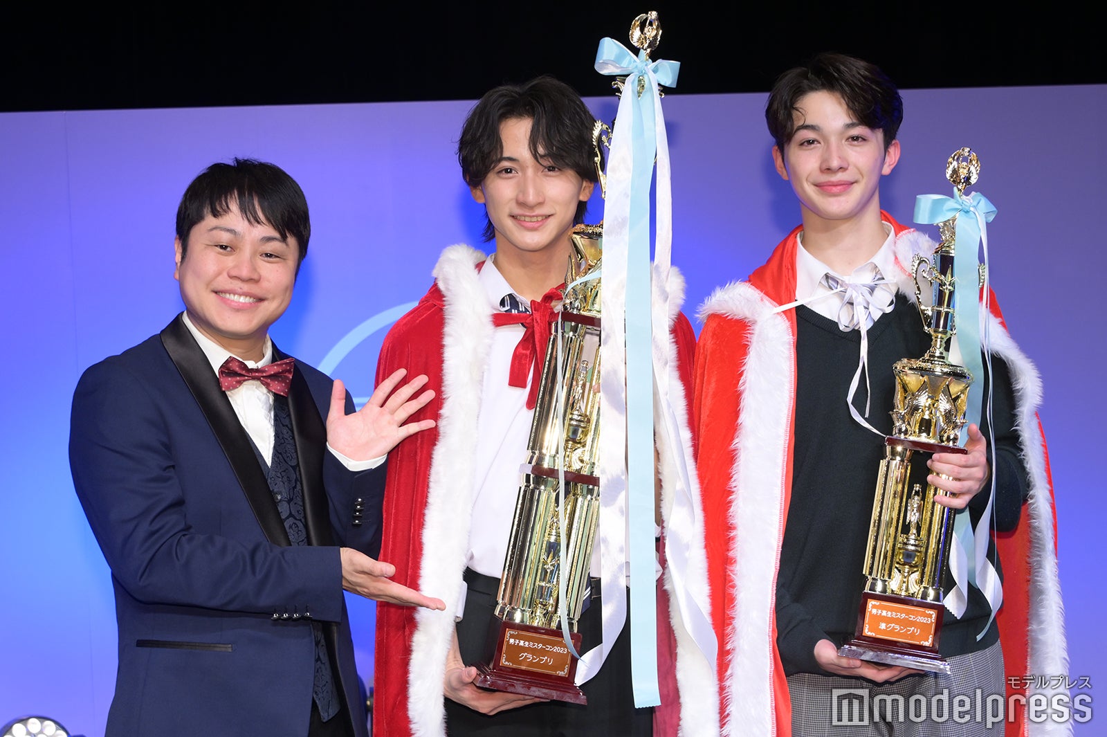 （左から）井上裕介、植野花道くん、ケイト・アレックスくん（C）モデルプレス