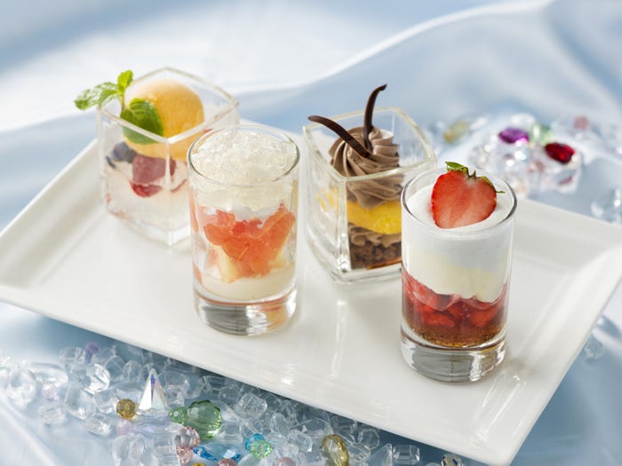 グラスデザート ※ランチ・ディナー共通、2品をチョイス/(C)Disney