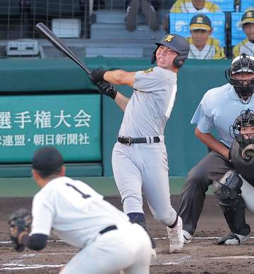 「とてつもない当たりでした」仙台育英の4番・田山が甲子園で超特大弾 NHK実況もうなる一撃 SNSも沸く「すごいパワー」