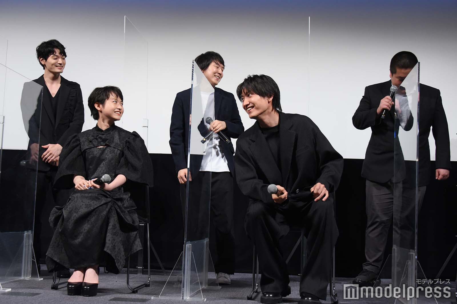 （前列左から）伊藤万理華、金子大地（後列左から）篠田諒、池田永吉、板橋駿谷 （C）モデルプレス