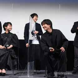 （前列左から）伊藤万理華、金子大地（後列左から）篠田諒、池田永吉、板橋駿谷 （C）モデルプレス