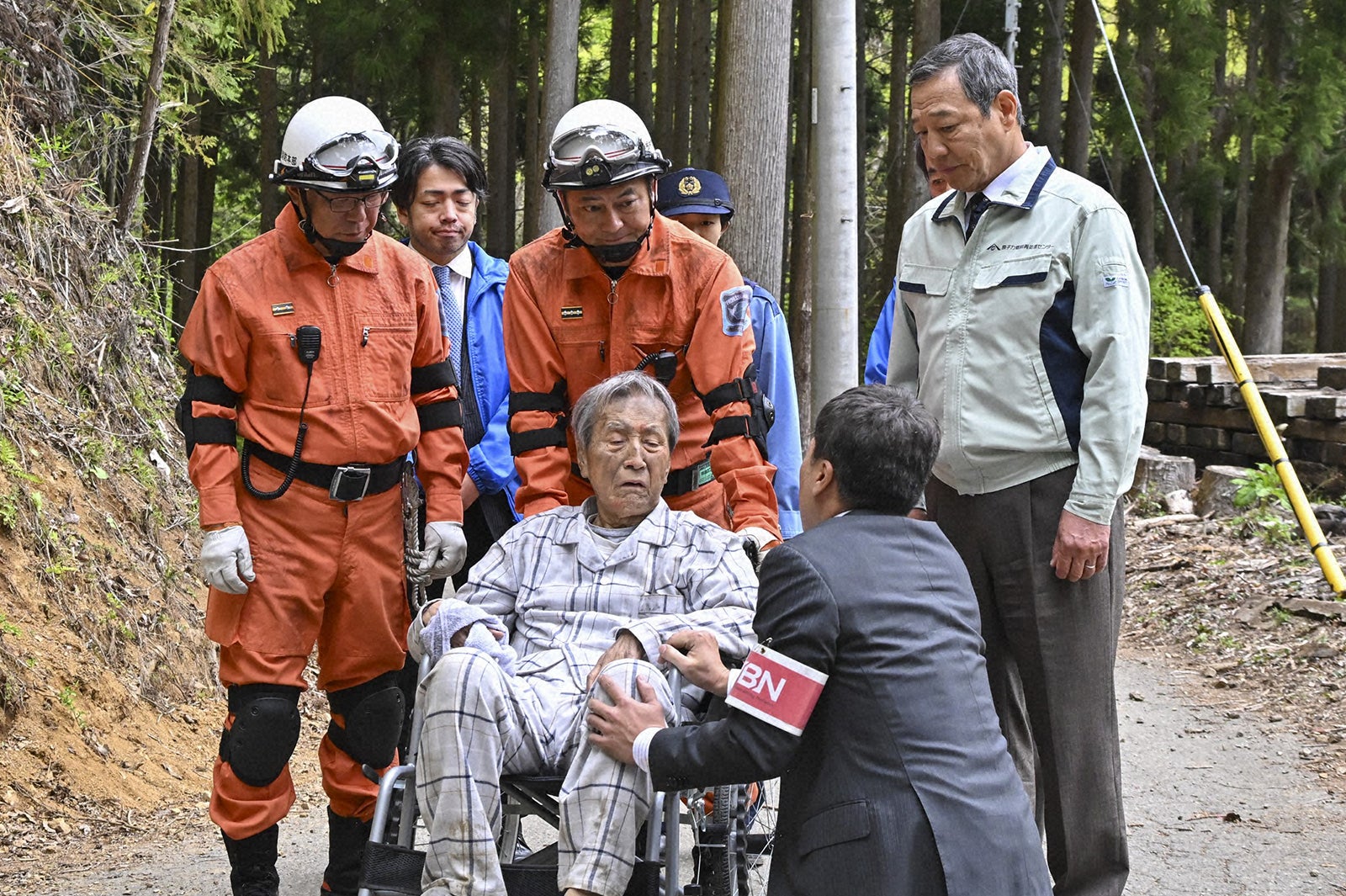 山本學、音尾琢真「キャスター」第8話（C）TBS