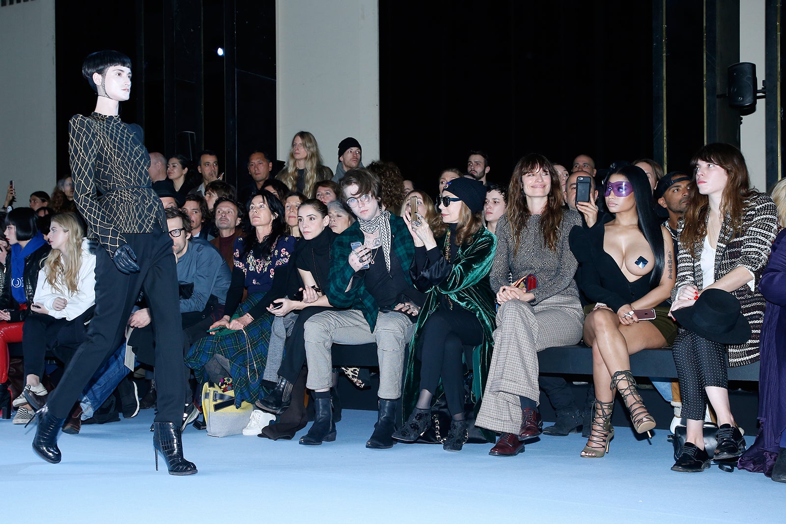 ショーの主役よりもお目立ち？（写真：GettyImages）