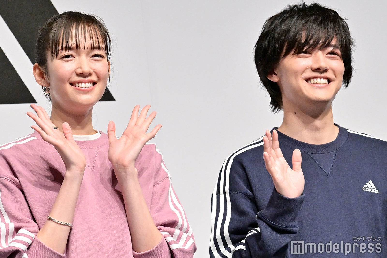 佐藤栞里、櫻井海音（C）モデルプレス