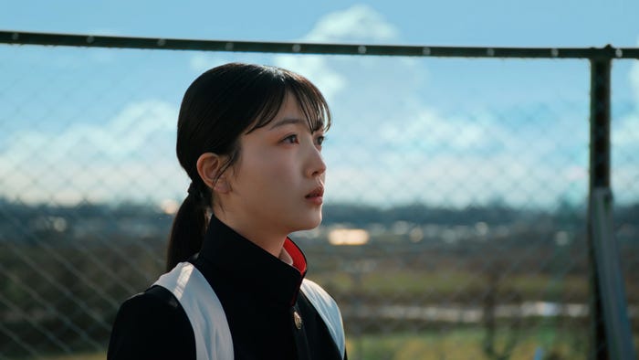 久保史緒里/テレビCMスパイシーチキンマックナゲット 「応援って意味ありますか?」篇より(提供写真)