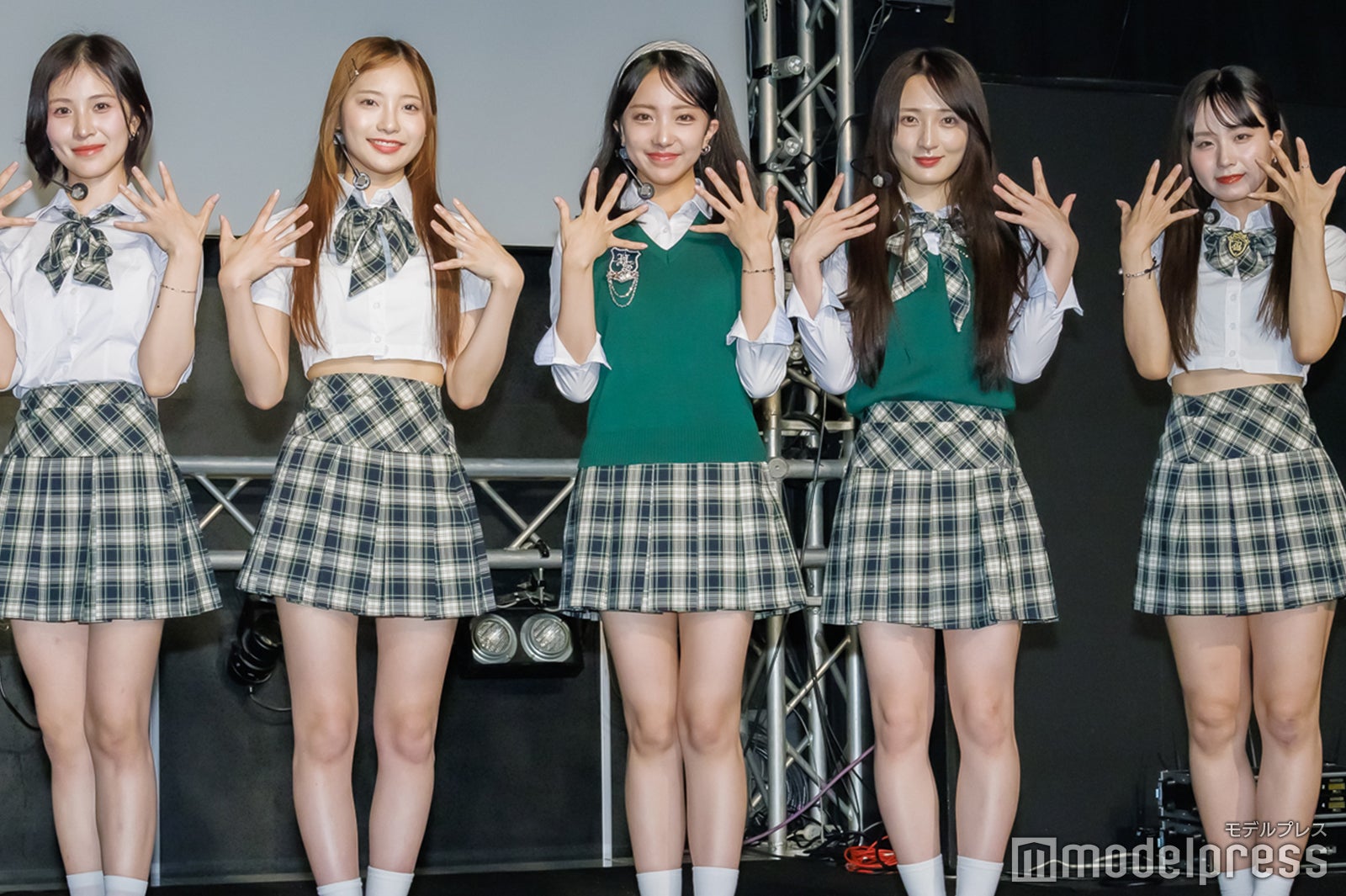 MIO、HANA、ERIN、SOO-AH、YURA／UNICODE（C）モデルプレス