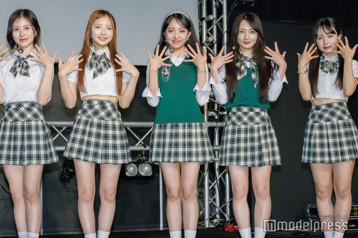 MIO、HANA、ERIN、SOO-AH、YURA/UNICODE(C)モデルプレス