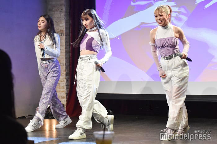 iScream(左から)RUI、HINATA、YUNA(C)モデルプレス