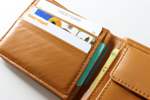 2つ折財布（レザー調）　カード収納