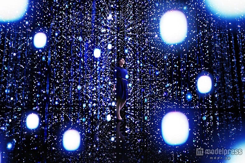 LED6万個がきらめく“宇宙空間”で新感覚のアート体験