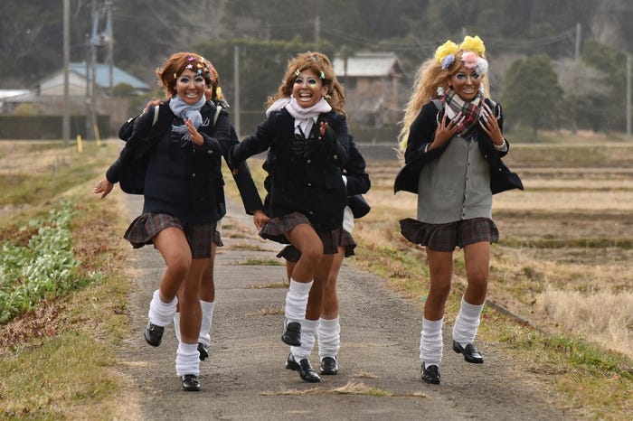 ガングロギャル/新垣結衣(右)/(C)2017『ミックス。』製作委員会