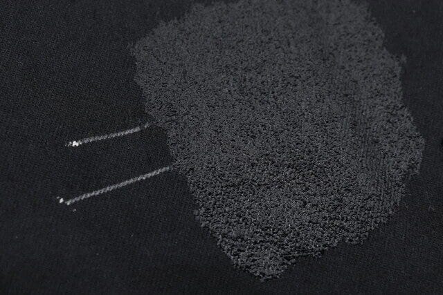 ダイソー 水で消えるしるし付けペン(濃い色の布用、白) ダイソー 水で消えるしるし付けペン(濃い色の布用、白)