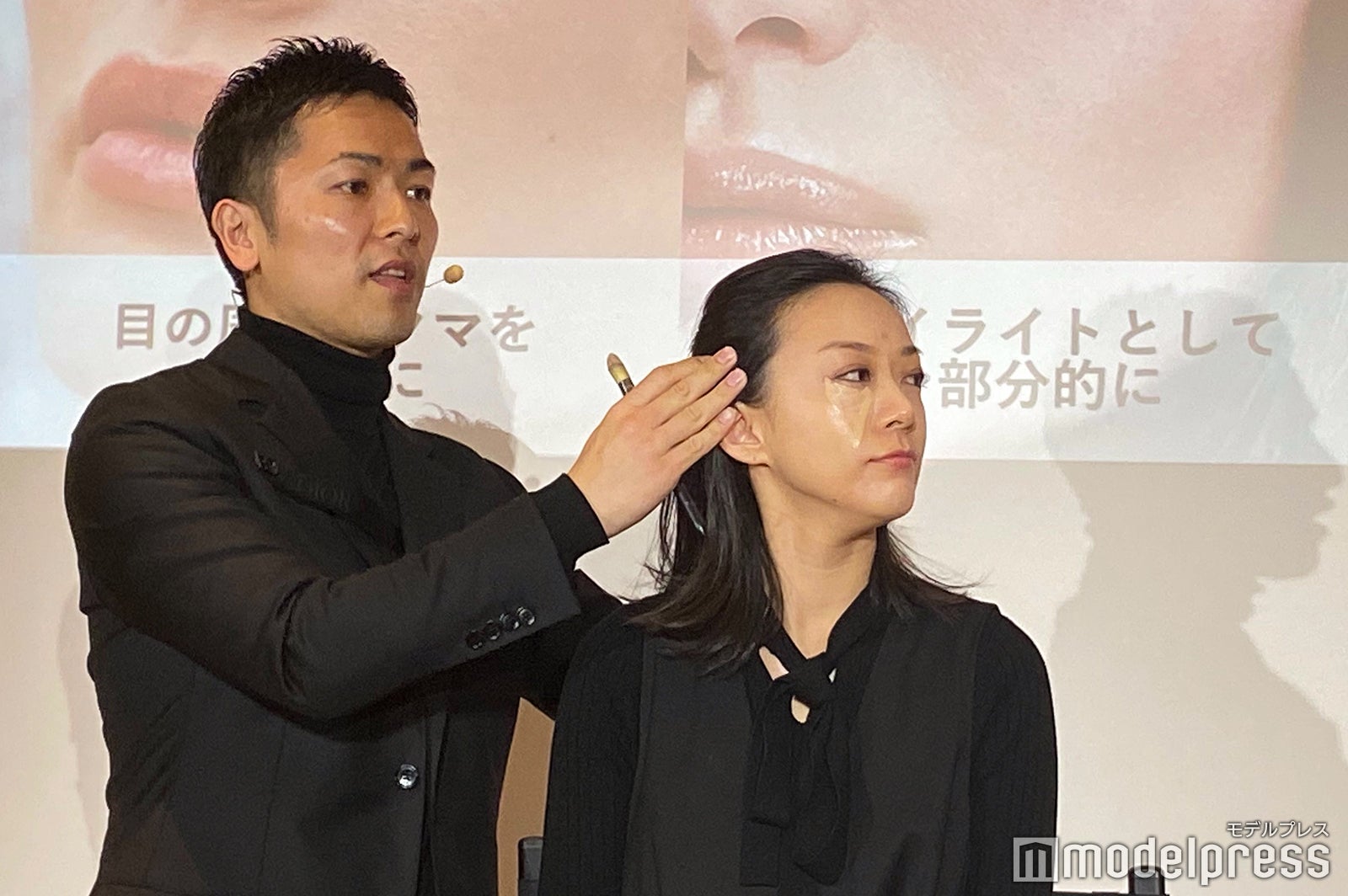 ファンデーションとしての使用も可能（C）モデルプレス