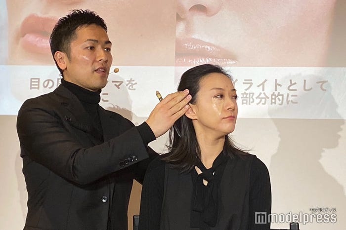 ファンデーションとしての使用も可能(C)モデルプレス