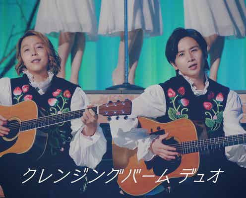 KinKi Kids、“いちごの刺繍入り”衣装で甘酸っぱい恋心を歌う<撮影レポート>